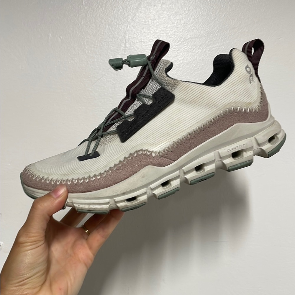 On Running Men's Athletic Shoe - White and Brown